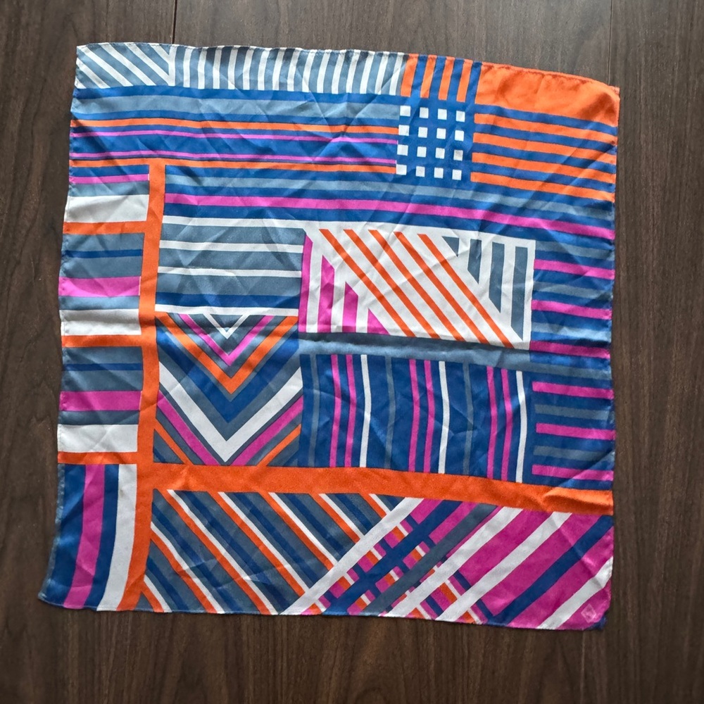 Vera Bradley Medallions Geometric Patterned Scarf
